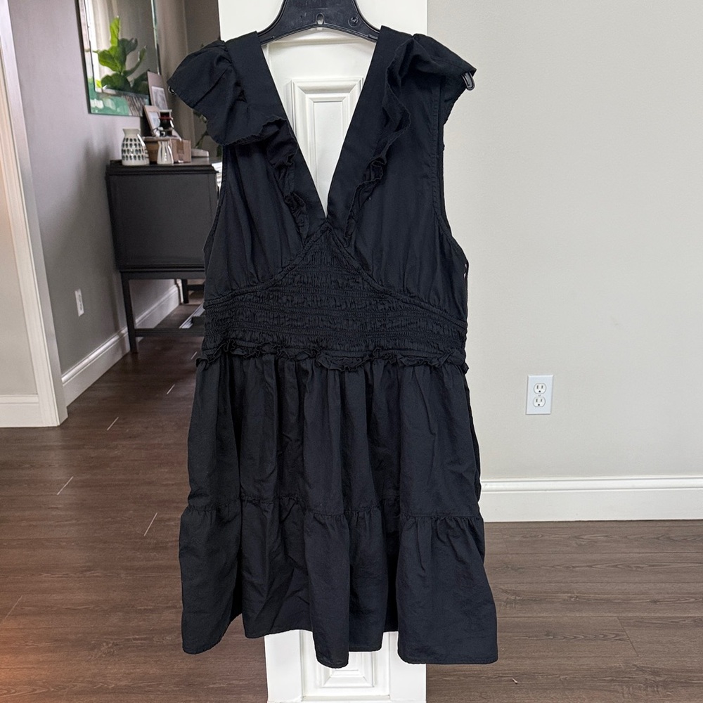 GAP Black Ruffle V-Neck Dress with pockets XL